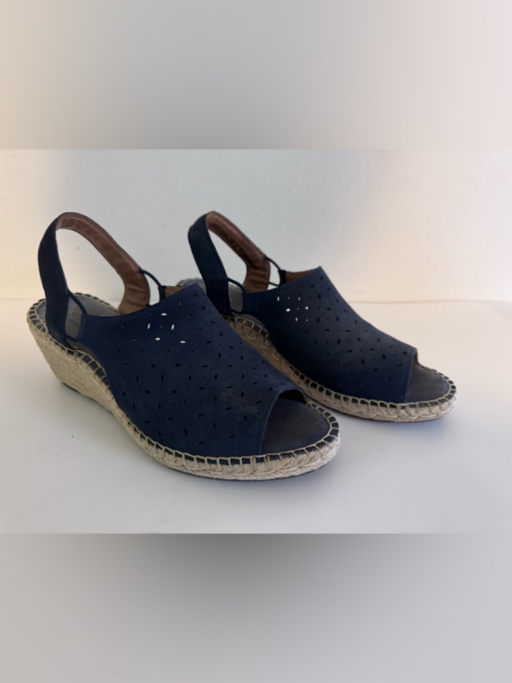 Clark’s Navy Blue Perforated Espadrille Slingback Wedge Sandals Size 8